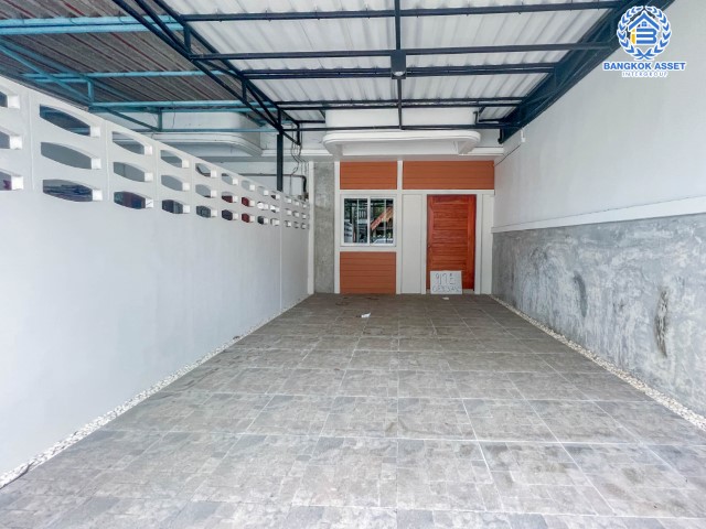 *****ทาวน์เฮ้าส์มือสองกรุงเทพฯ ม.เวียงเทพ2 ช่างอากาศอุทิศ เนื้อที่ 20 ตร.ว. ฟังก์ชัน 2 ห้องนอน 2 ห้องน้ำ 1 ที่จอดรถ บ้านพร้อมอยู่ บนทำเลเพียง 10 นาทีก็ถึงสนามบินดอนเมือง ใกล้รถไฟฟ้าสายสีแดง "สถานีดอนเมือง" และทางด่วน "อุตราภิมุข" จองด่วน!